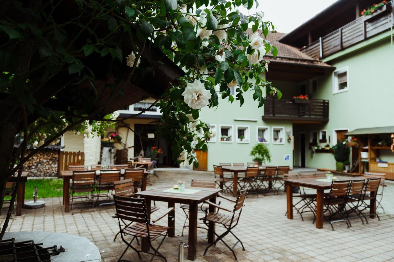 Gasthof Roseneck Wallenfels ภายนอก รูปภาพ